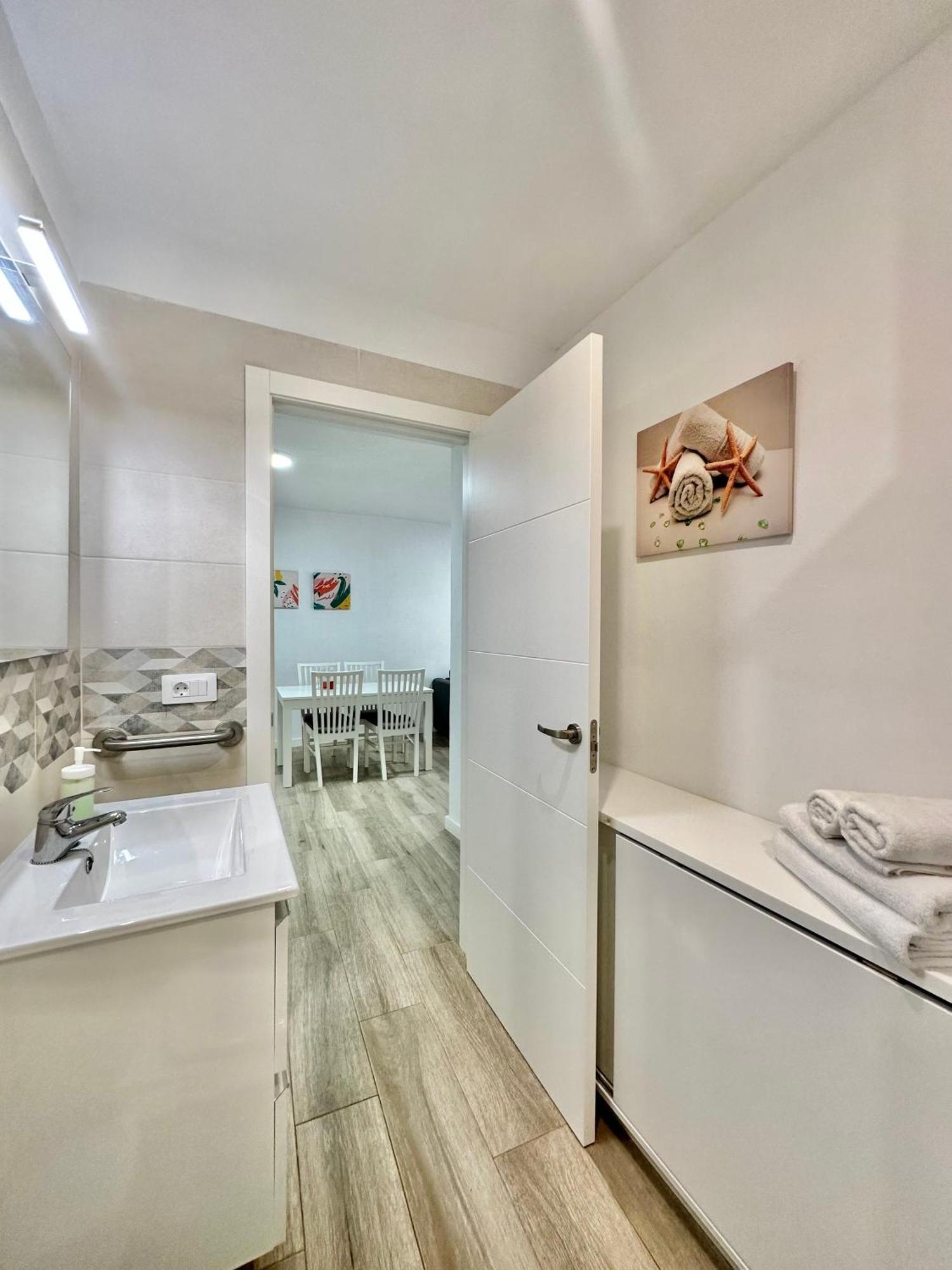 Juan Xxiii Apartment อาโรนา ภายนอก รูปภาพ
